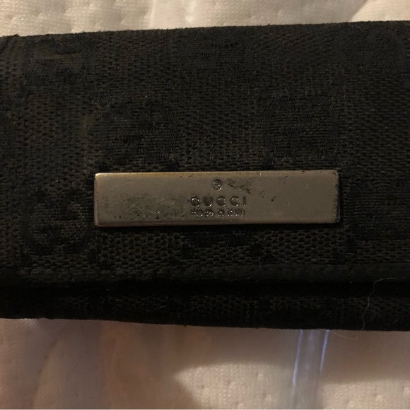 Gucci key holder just one ring left - Picture 2 of 12